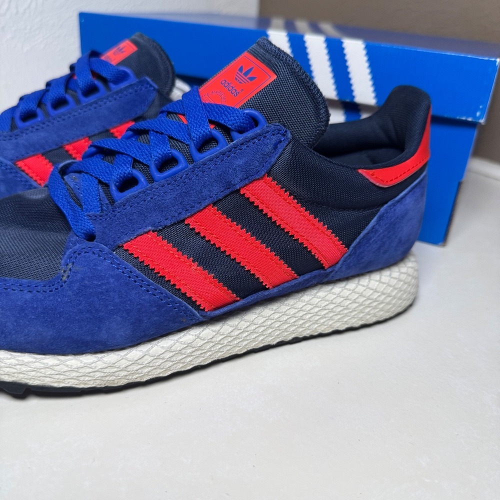 Adidas‎ Forest Grove sneaker in the Power Blue/Hi-Res Red/Collegiate Navy